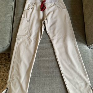 CEMENT FIGS (light gray)